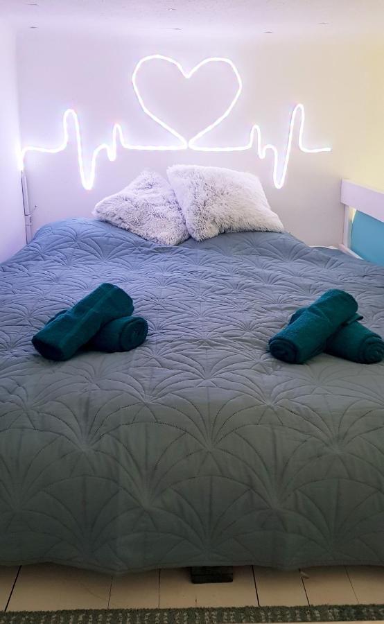 Sunny Dots Apartment - Free Parking! ブダペスト エクステリア 写真